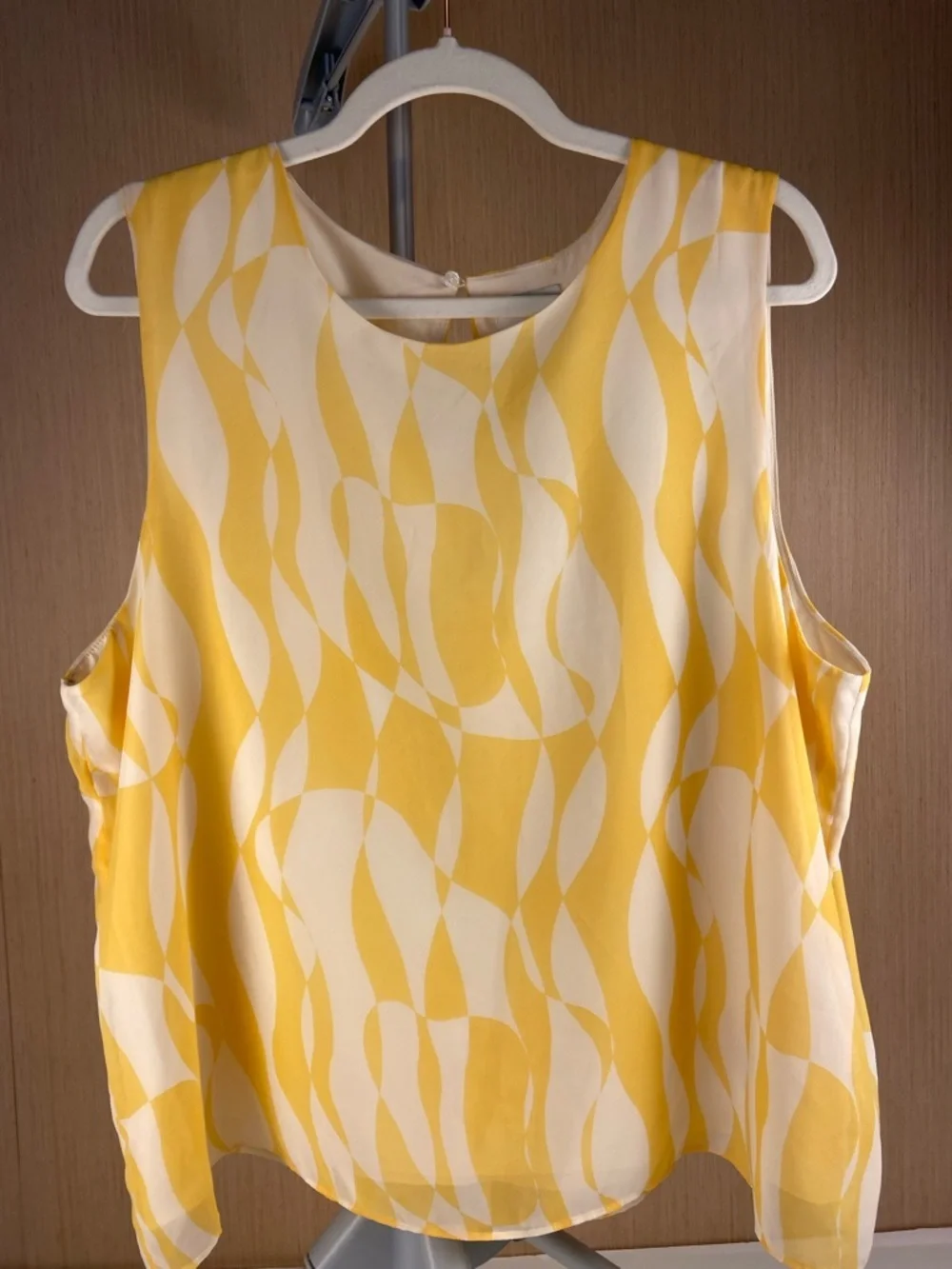 Calvin Klein Yellow Abstract Sleeveless Blouse XL Sheer Lightweight Top